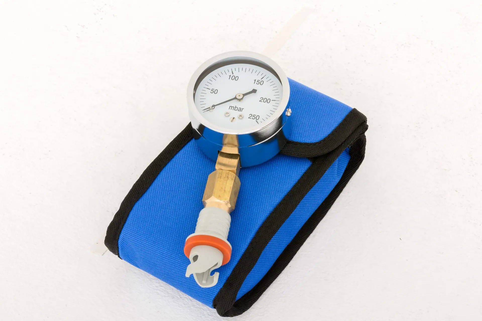 Pressure gauge with bag