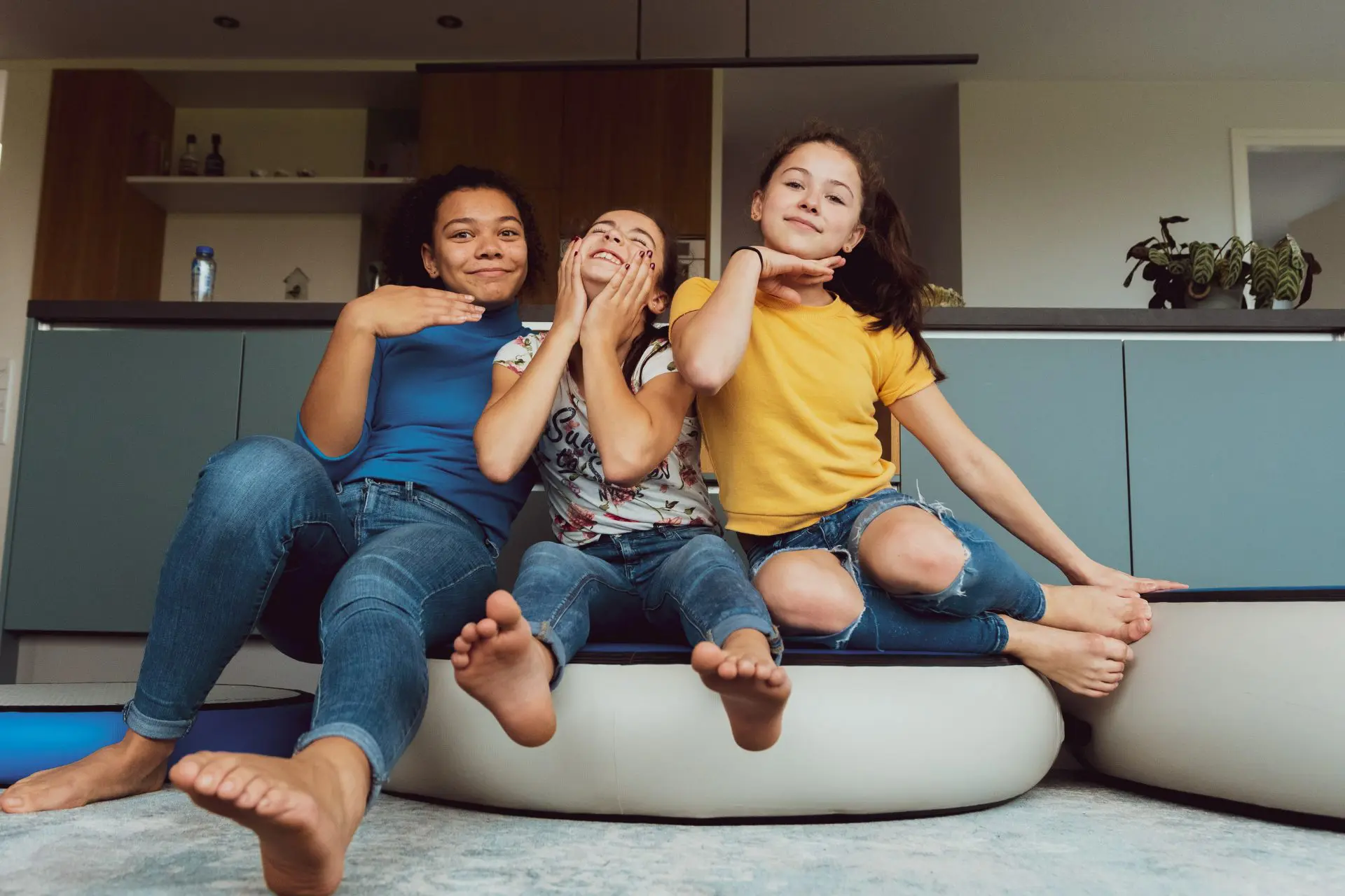 3 girls having fun on AirSpot