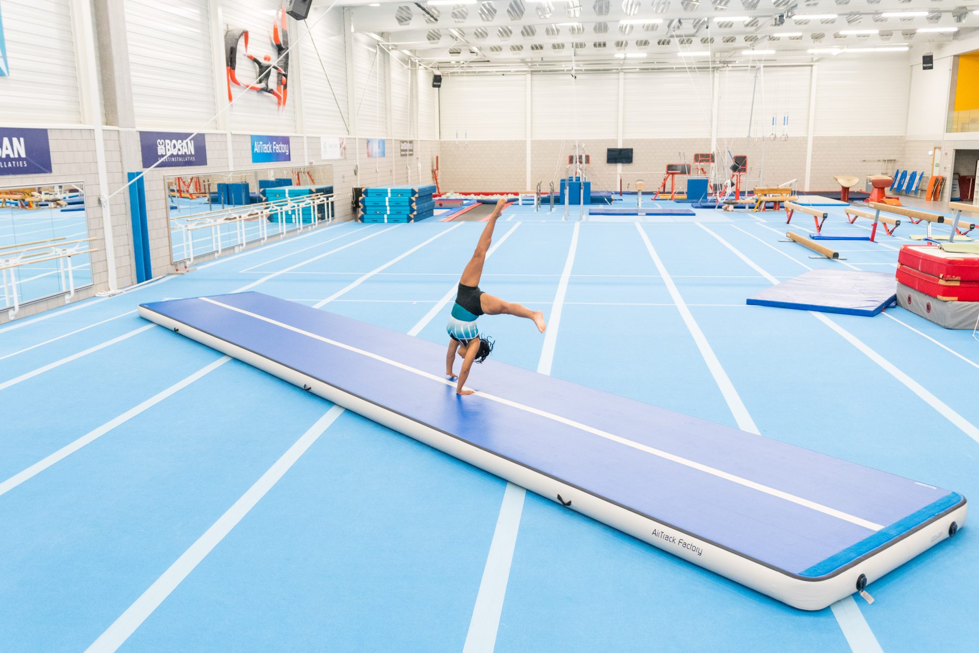 AirTrack P2 gymnast cartwheel on AirTrack 8 meter